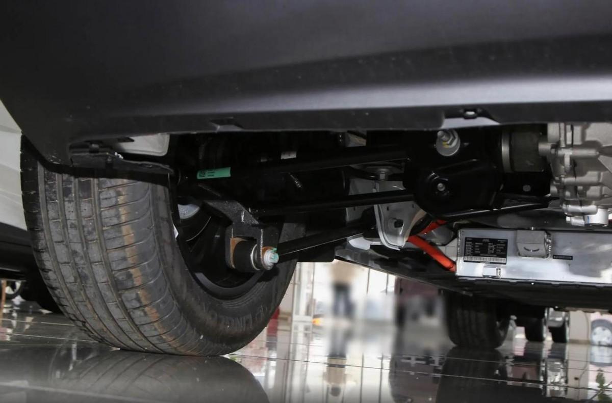 售價6.98萬起,定位純電小型車,入門續航310km,這車香不香?