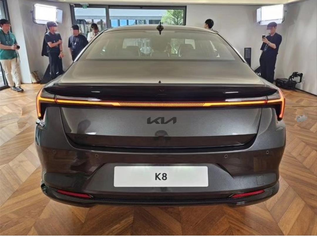 新款起亞K8實車曝光,采用了新設計語言