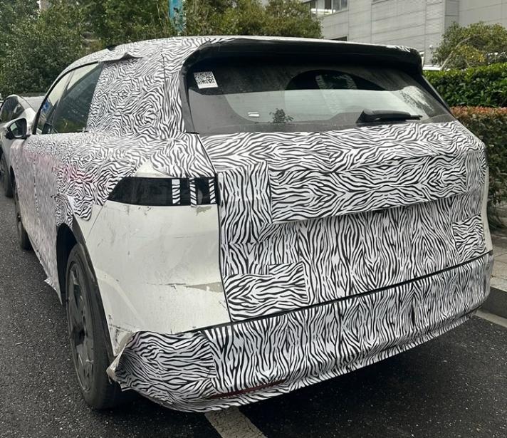 純電動(dòng)大六座,會(huì)用華為技術(shù)嗎?疑似日產(chǎn)N8諜照曝光 圖片