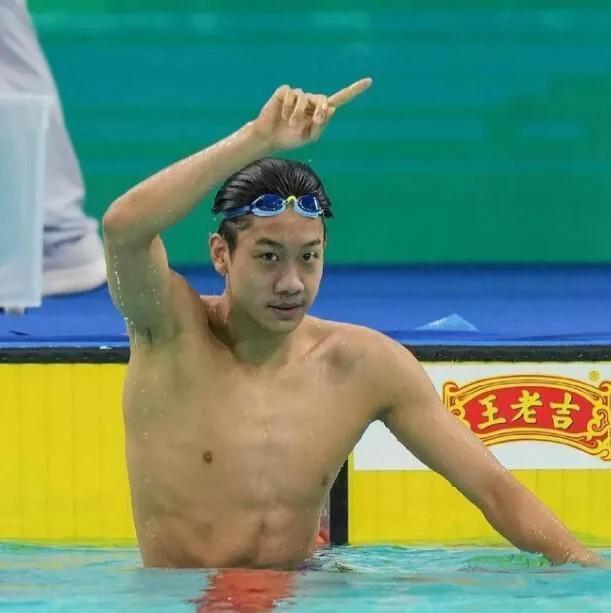泳壇巨星已經崛起!張展碩再次奪金,潘展樂第三,孫楊犯規沒成績