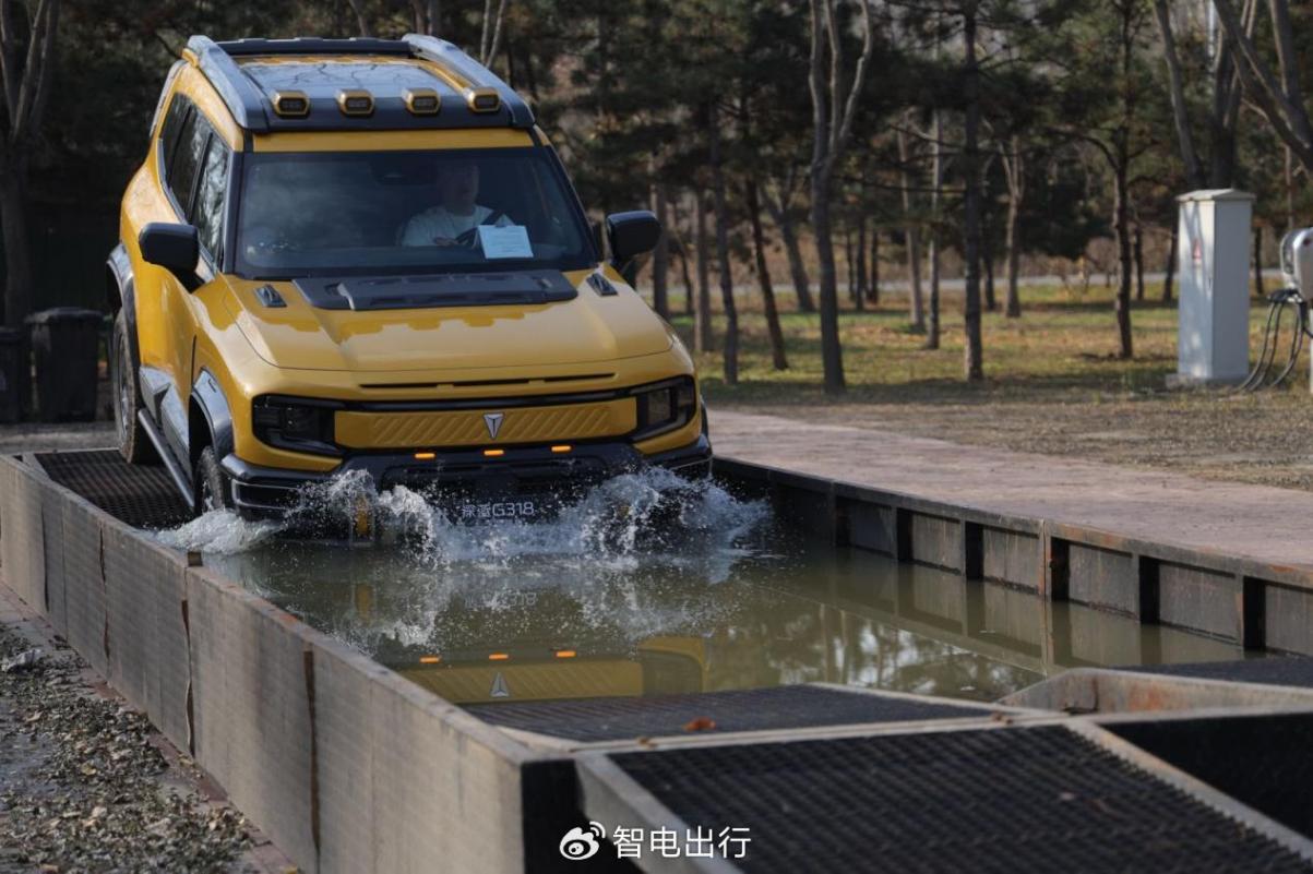 深藍(lán)G318和鈦7到底該選誰? 方盒子運(yùn)動(dòng)會(huì)上來找答案