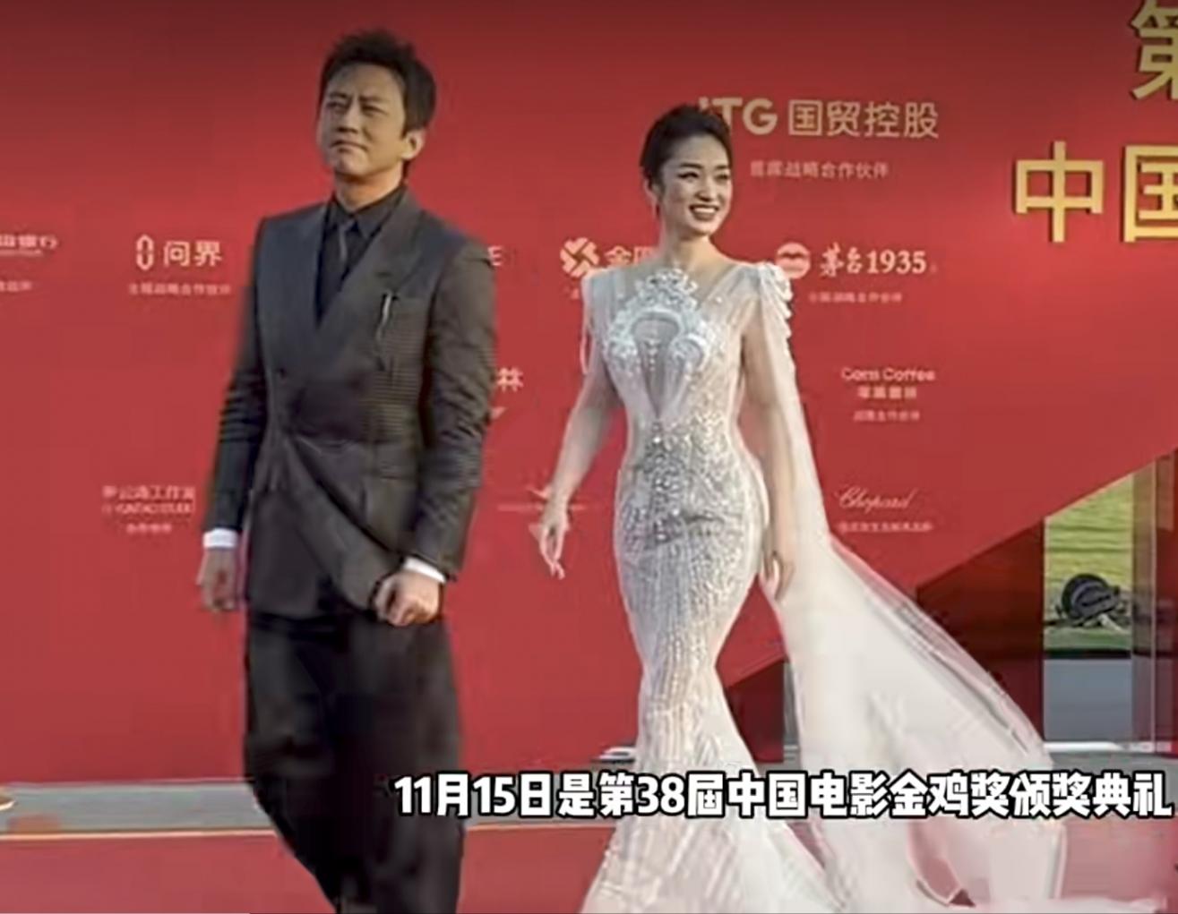 蘇有朋后臺備戰照曝光!手卡密密麻麻,網友:這敬業程度我哭了