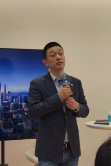 蔚來(lái)李斌:爭(zhēng)取12月份ES8交付量超過(guò)15000臺(tái)