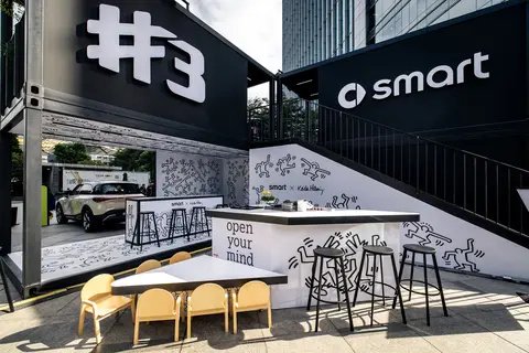 smart #3 Keith Haring聯(lián)名版廣州亮相,限量千臺明年1月發(fā)售