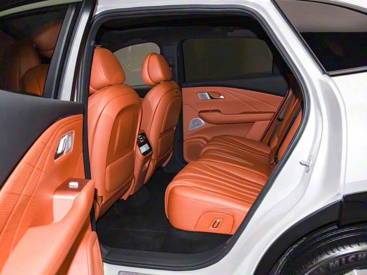 一覺(jué)醒來(lái),QI瑞風(fēng)云T9L來(lái)了,獵鷹700+智駕配560TOPS算力,海獅06飯碗這下危險(xiǎn)了